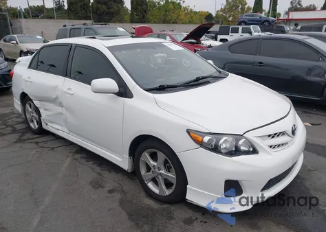 2011 Toyota Corolla S z USA, uszkodzony, nr VIN 2T1BU4EE7BC695661